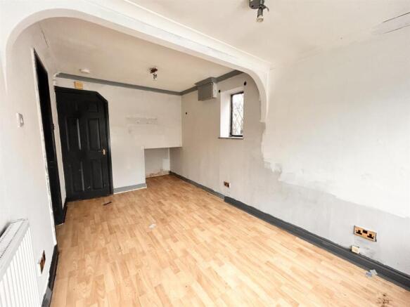 3 bed House for sale Image 9