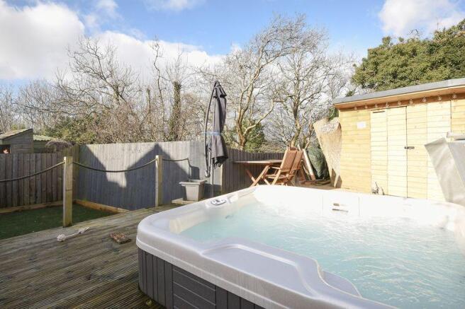 Jacuzzi on dec...