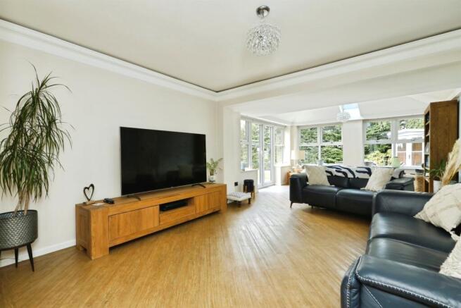 4 bed Detached Bungalow for sale Image 5