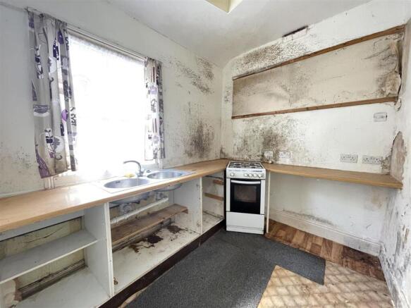 5 bed Character Property for sale Image 12