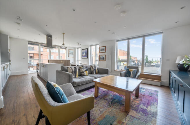 1371482-4-68f79a3...