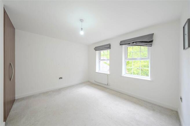 4 bed Detached for sale Image 10