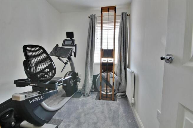 3 bed Semi-Detached for sale Image 12