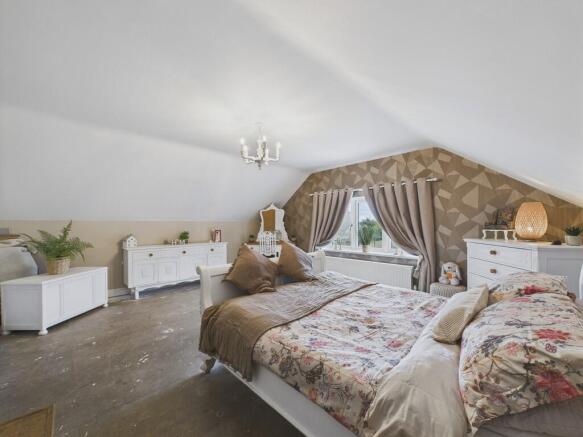 4 bed Detached for sale Image 7