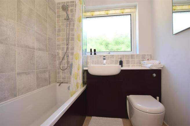 En-Suite Bathroom