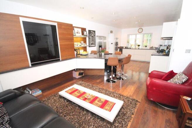 Family Room/Ki...