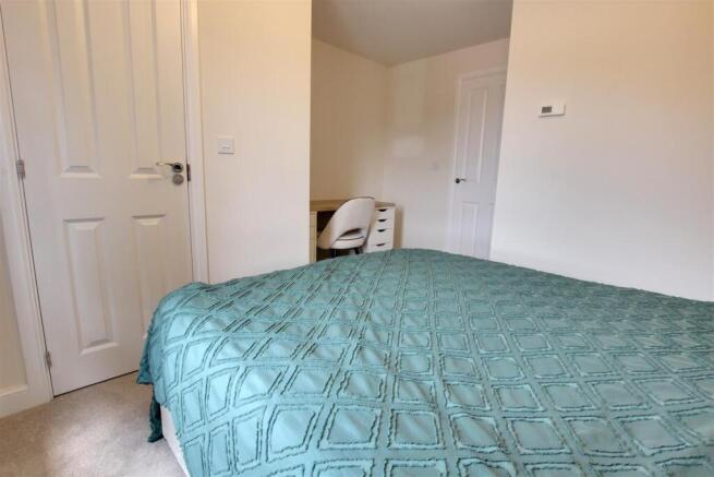 3 bed Semi-Detached for sale Image 10