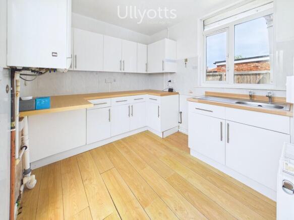2 bed Semi-Detached Bungalow for sale Image 7