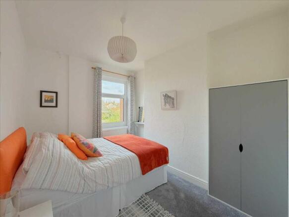 Bedroom (rear)