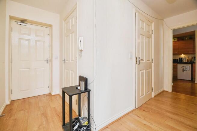 2 bed Flat for sale Image 5