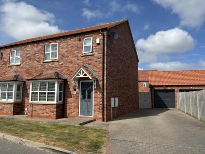 Spitfire Lane, Holton Le Clay, Grimsby, DN36 5FP
