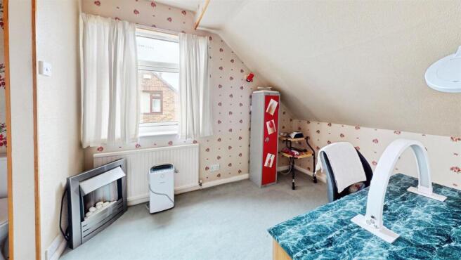 3 bed Semi-Detached Bungalow for sale Image 8