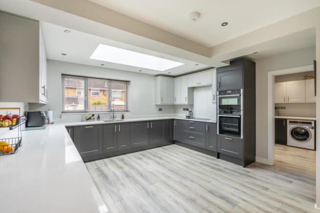 3 bed Detached for sale Image 5