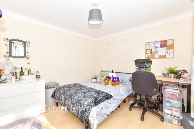 Study (Vendor Uses As A Bedroom)