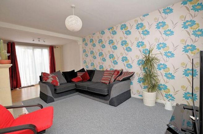 LOUNGE B