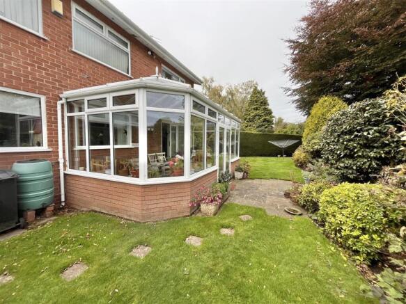 Beechfield Avenue, Wilmslow photo 4