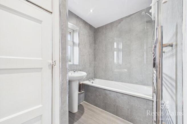 3 bed Semi-Detached to rent Image 8