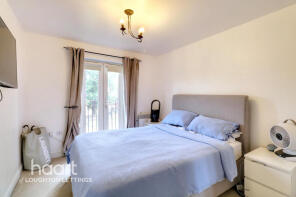 20, College Close, Loughton IG10 3FD