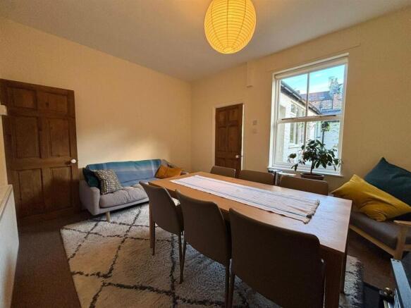 2 bed Town House for sale Image 5