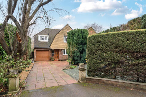 Guildford Road, Ottershaw, KT16