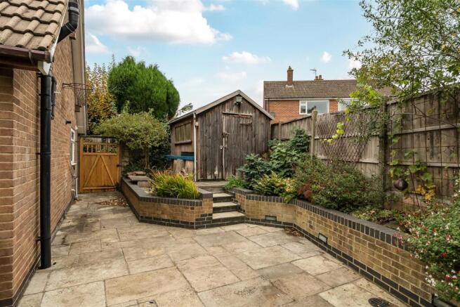 16 Nethercroft Drive, Packington