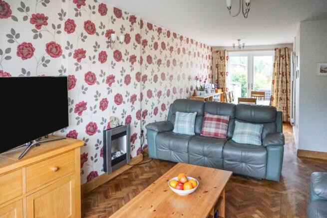 Lounge/Dining Room