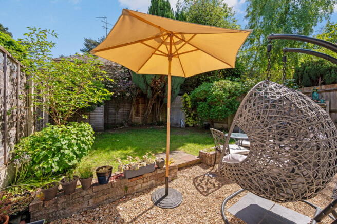Brooklands Lane, Weybridge, KT13 photo 4