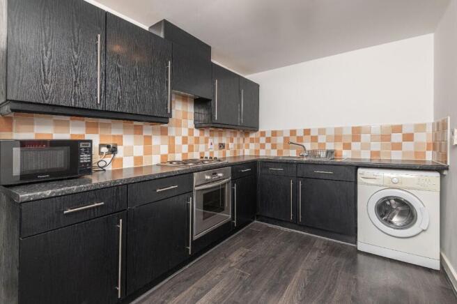 2 bed Flat for sale Image 7