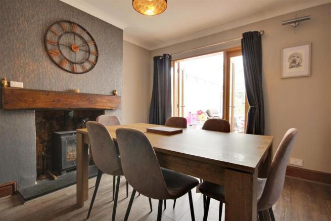 3 bed Semi-Detached for sale Image 9