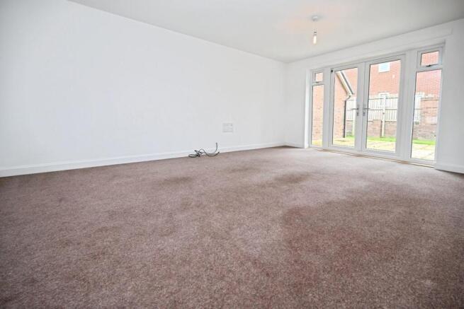 4 bed Detached to rent Image 6