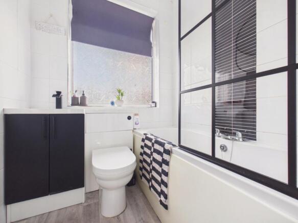 3 bed Terraced for sale Image 10