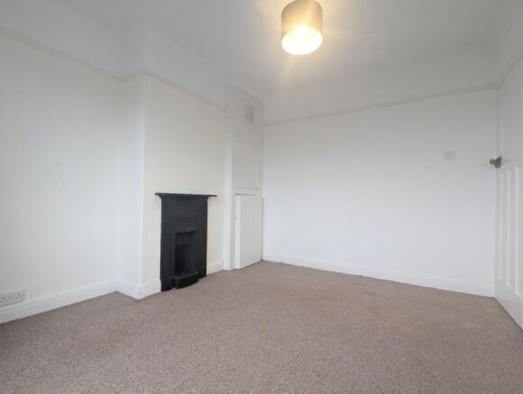 3 bed Semi-Detached to rent Image 8