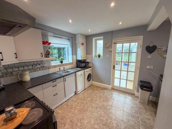 Long Lane, Brynteg, Wrexham photo 4
