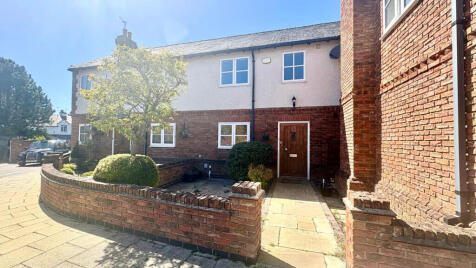 The Court Yard, Willaston, CH64 2