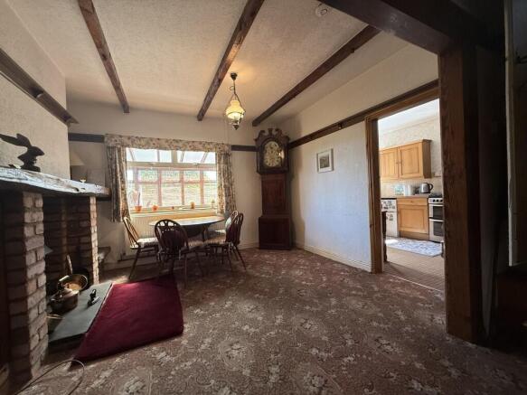 Dining Area/Loung...