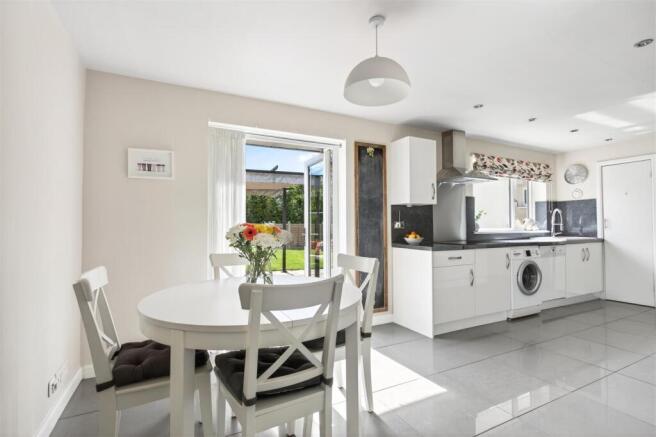 Dining area/kitchen