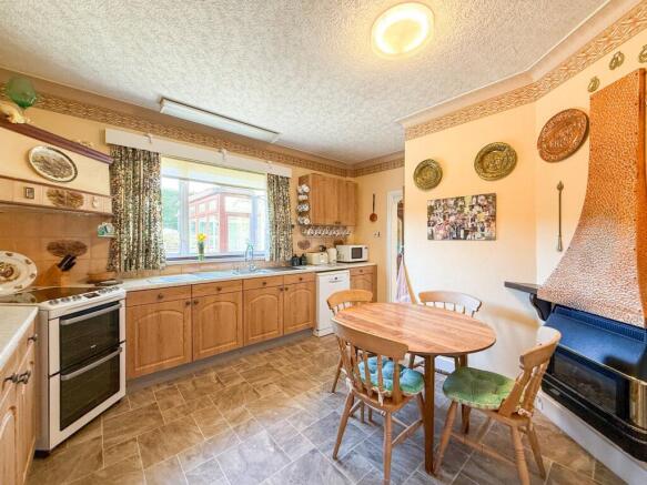 2 bed Detached Bungalow for sale Image 10