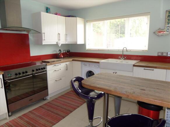 KITCHEN/BREAKFAST ROOM