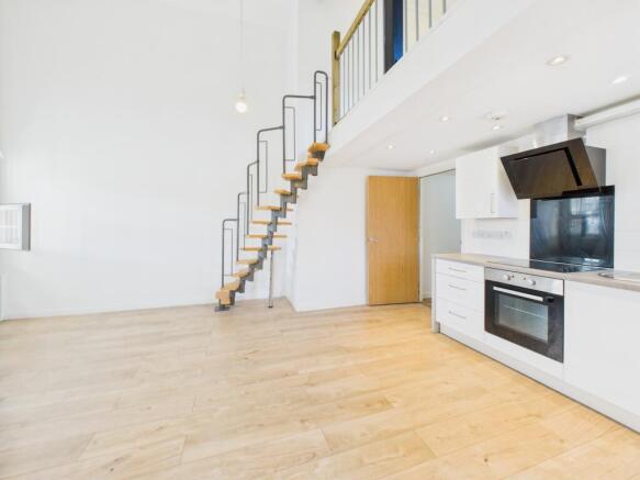 CAM02119G0-PR0494-STILL008