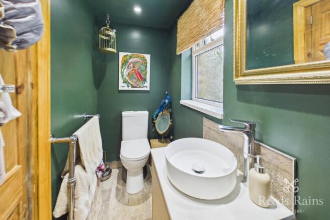 2 bed Semi-Detached for sale Image 9