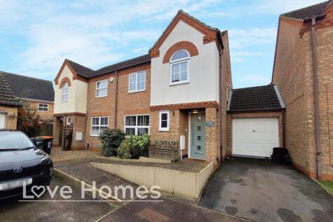 Fisher Close, Barton-Le-Clay, MK45 4NF