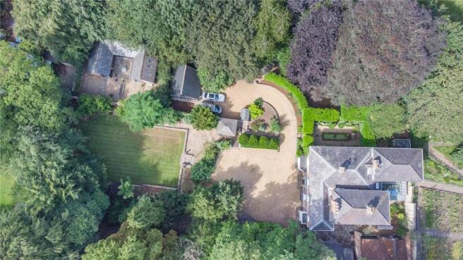 7 bed Detached for sale Image 4