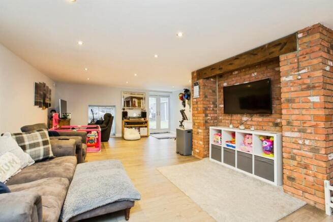 2 bed Apartment for sale Image 7