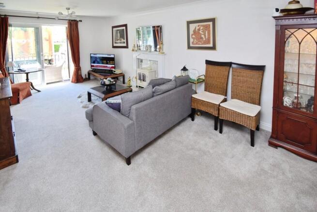 2 bed Apartment for sale Image 3