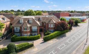 3, 30 Oakdene Court, Between Streets, Cobham KT11 1GA