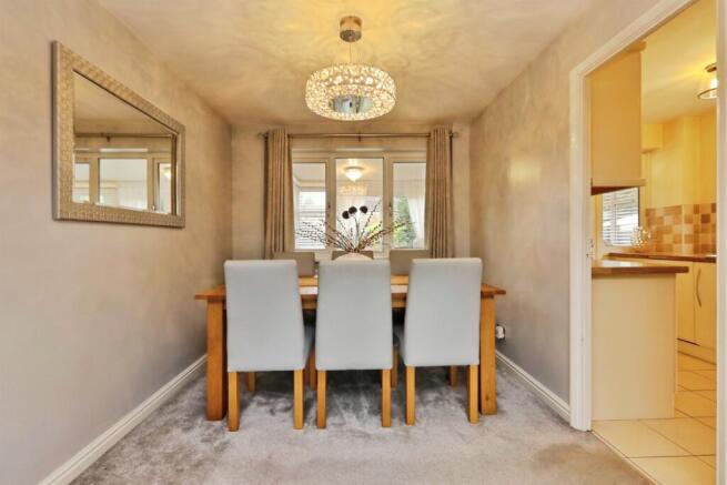 3 bed Semi-Detached for sale Image 8