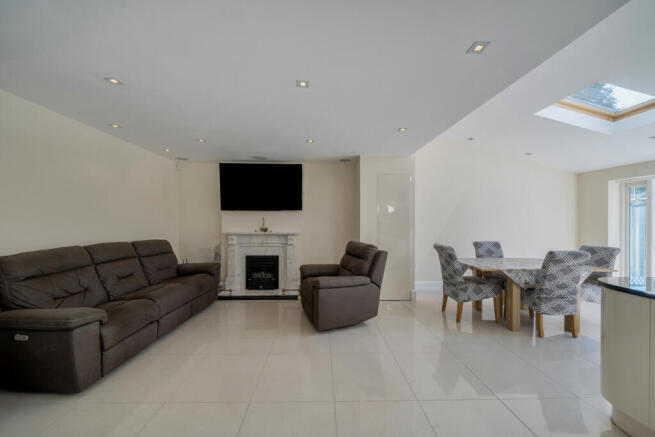 1355889-10-68cd9e...