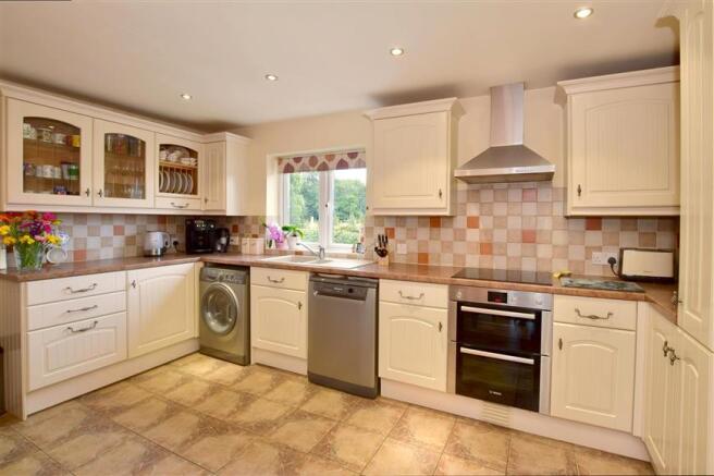 Kitchen/ Breakfast Room