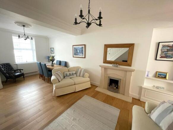 Lounge/Dining Room