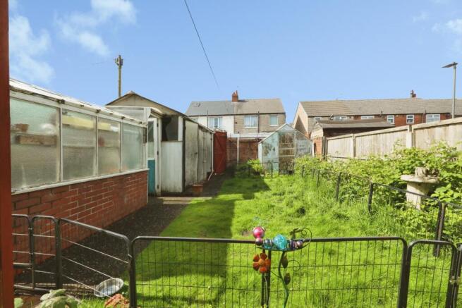 3 bed Semi-Detached for sale Image 4